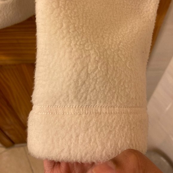 Everlane ReNew Plush Fleece Sweatshirt - Picture 8 of 9